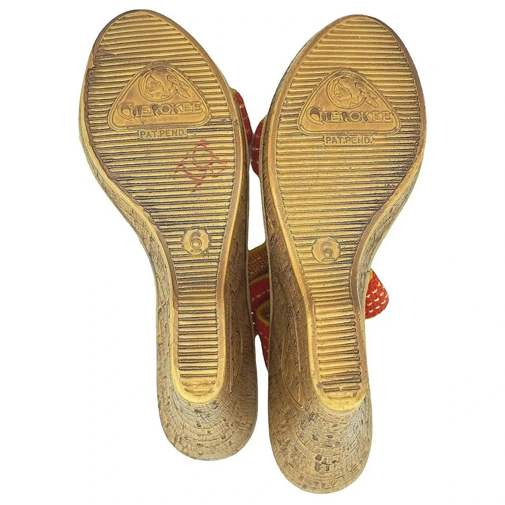 Boho Cherokee Wedge Sandals Womens 6 Red‎ Gold Metallic Stripes Vintage